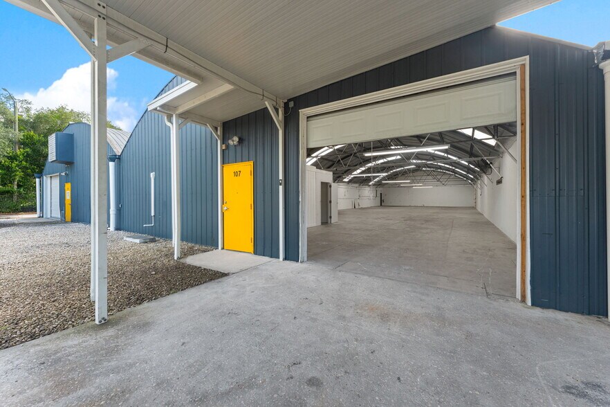 More Photos Of 700 S Hawthorne Ave, Apopka Warehouse For Lease