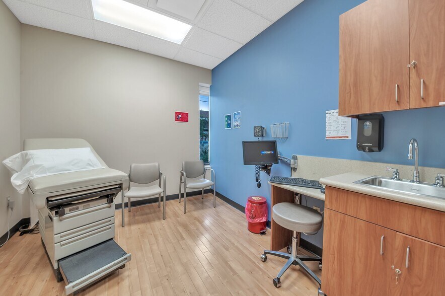 More Photos Of 2140 Ardmore Blvd, Pittsburgh Medical For Sale