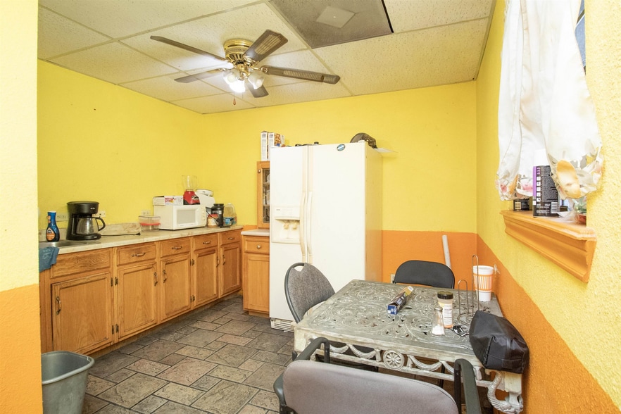 More Photos Of 5103 US Highway 59, Laredo Warehouse For Sale