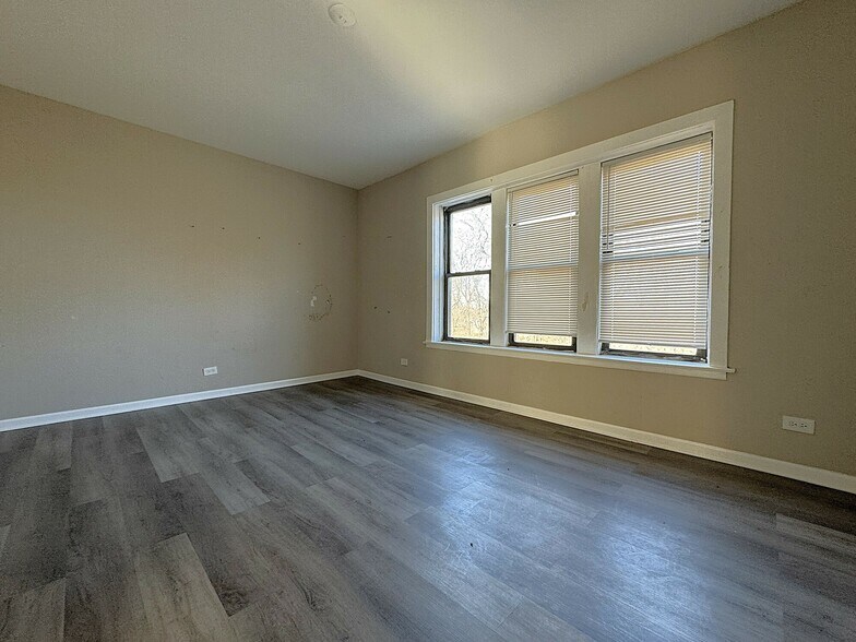 More Photos Of 6700 S Merrill Ave, Chicago Apartments For Sale