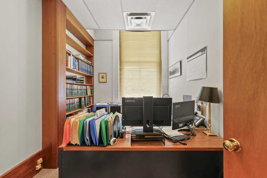 More Photos Of 47 Main St, Lee Bank For Sale
