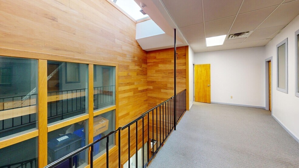 More Photos Of 76 Green St, Boston Flex For Lease