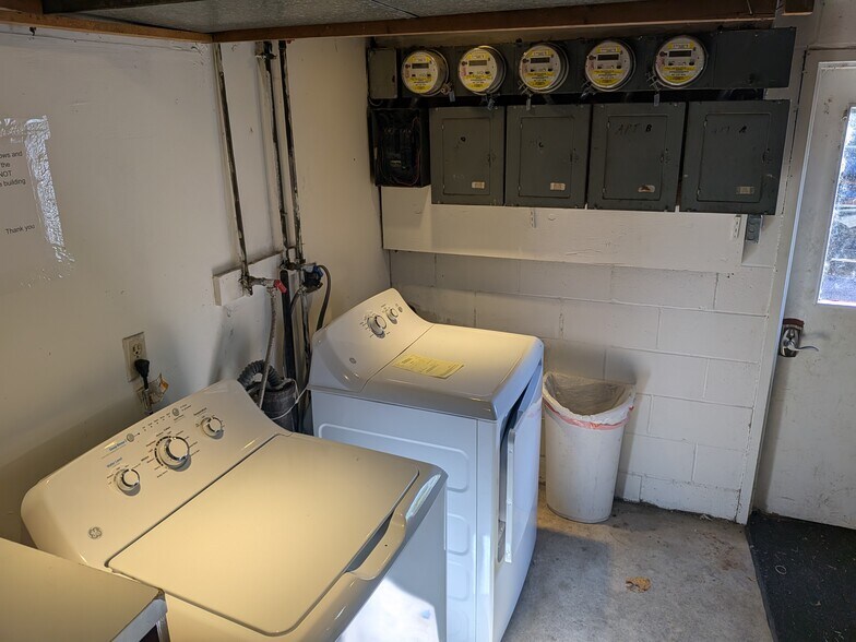 More Photos Of 9546 Hyde Park Dr, Affton Apartments For Sale