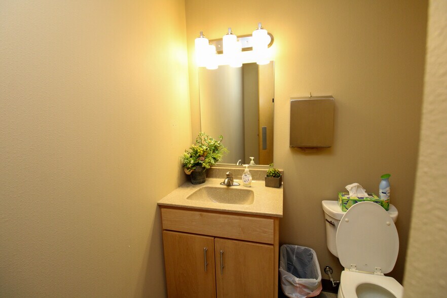 More Photos Of 100 E 3rd St, Galva Office For Sale