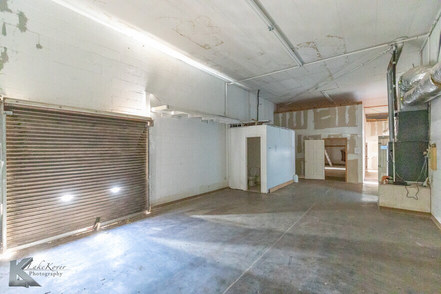 More Photos Of 817 Butternut St, Abilene Flex For Sale