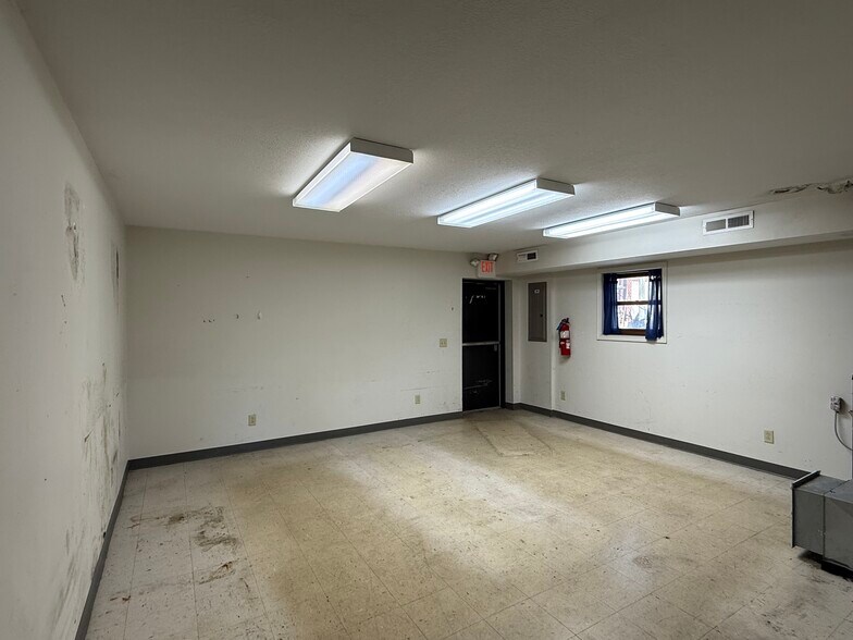 More Photos Of 224 E Rensselaer St, Bucyrus General Retail For Sale