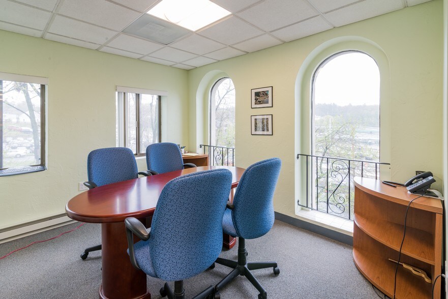 More Photos Of 415 Boston Tpke, Shrewsbury Office For Lease