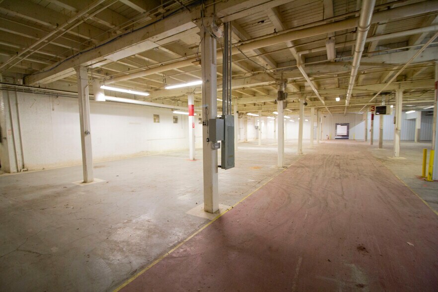 More Photos Of 126 Avenue C, Springfield Manufacturing For Sale