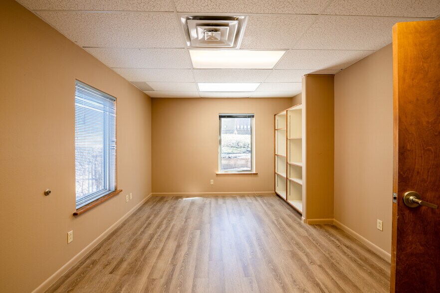 More Photos Of 1313 S Saint Francis Dr, Santa Fe Healthcare For Lease