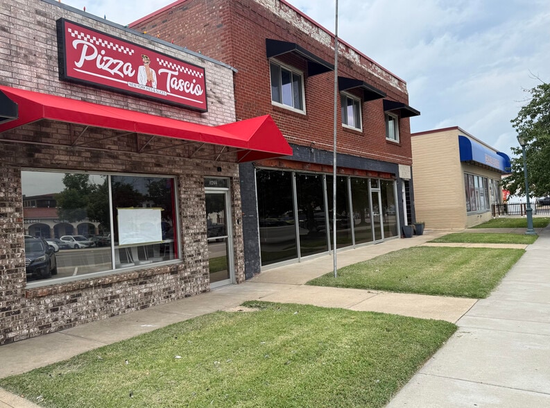 More Photos Of 5420 Johnson Dr, Mission Storefront Retail Office For Lease