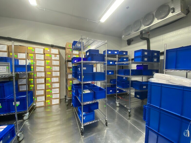 More Photos Of 7050 Burleson Rd, Austin Light Distribution For Sale