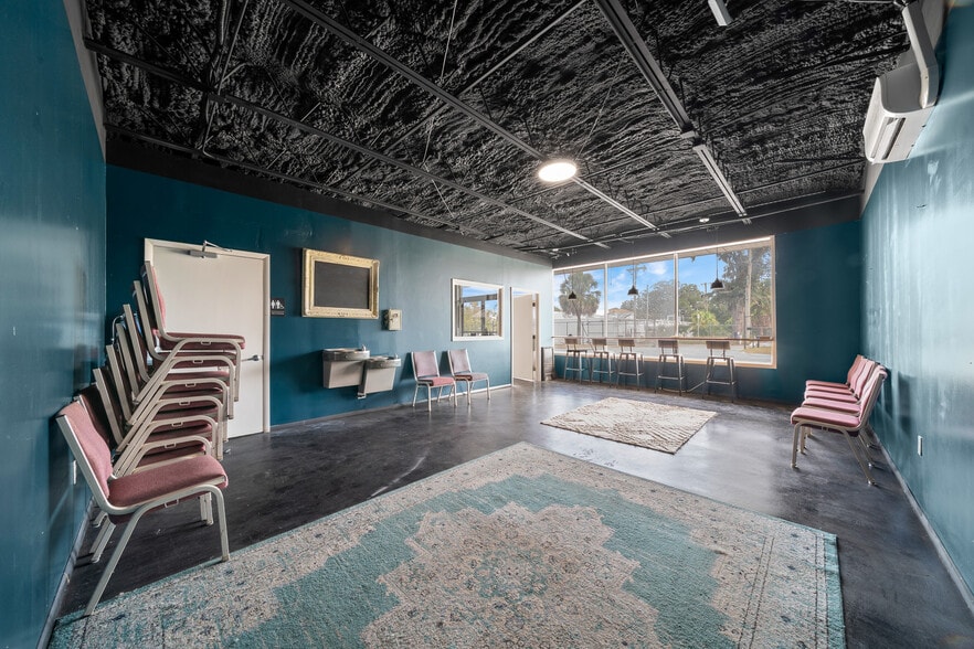 More Photos Of 98 NE 9th St, Ocala Unknown For Lease