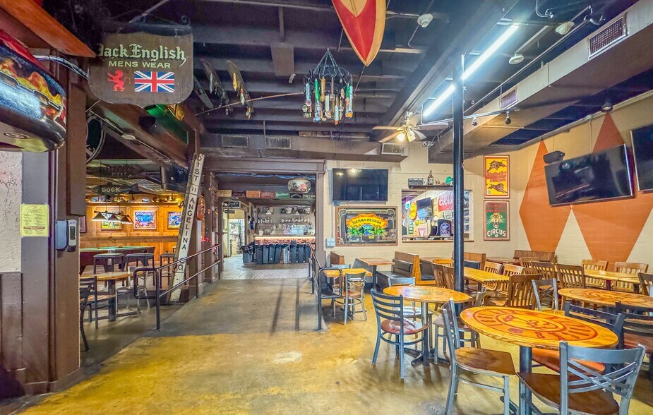 More Photos Of 1211 W Hickory St, Denton Bar For Lease