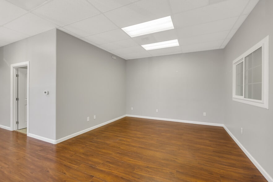 More Photos Of 9571 Laguna Springs Dr, Elk Grove Office For Lease