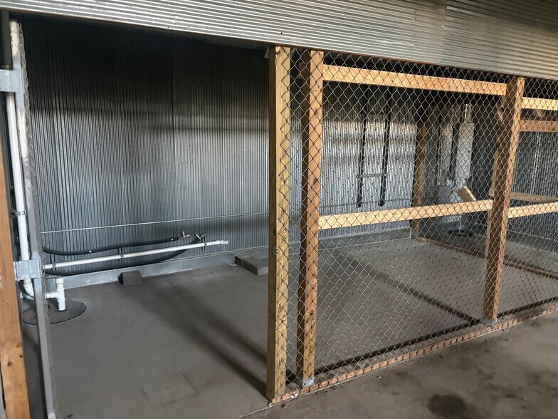 More Photos Of 1698 E Davis Dr, Terre Haute Warehouse For Lease
