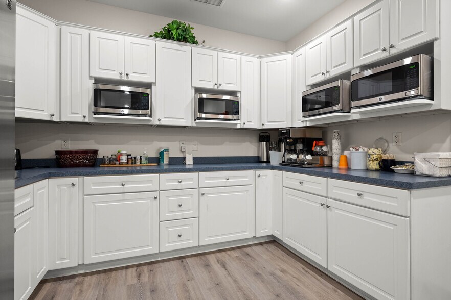 More Photos Of 12800 Hospitality Way, Ocean City Office For Sale