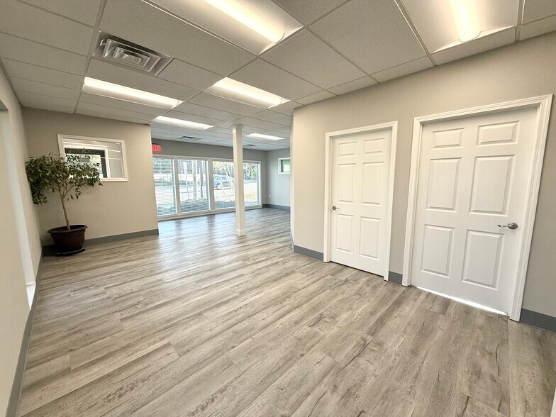 More Photos Of 882 E Main St, Spartanburg Office Residential For Sale