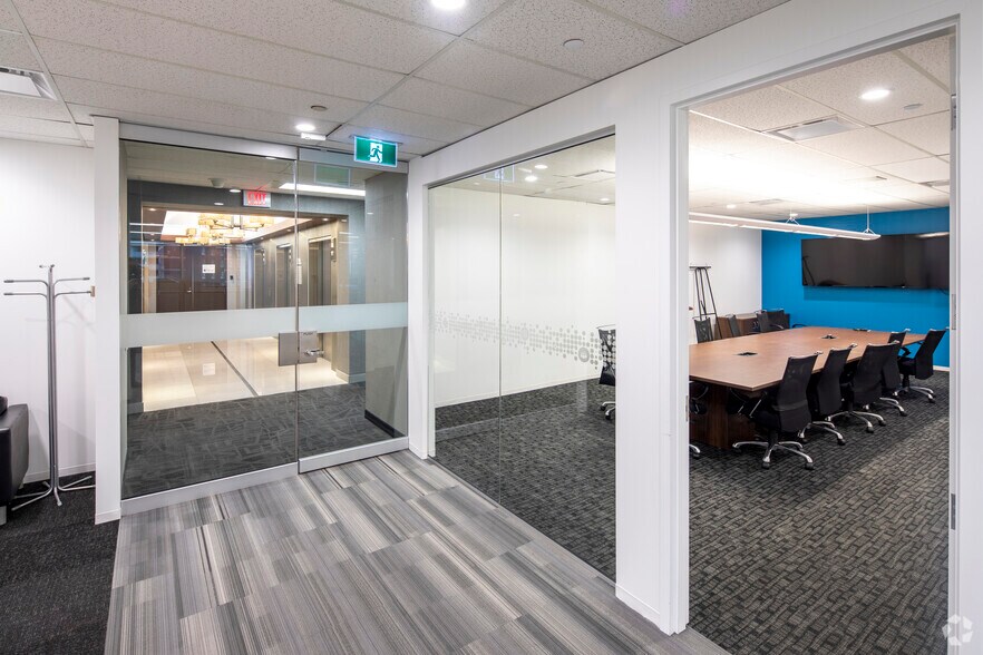 More Photos Of 3250-3300 Bloor St W, Toronto Unknown For Lease