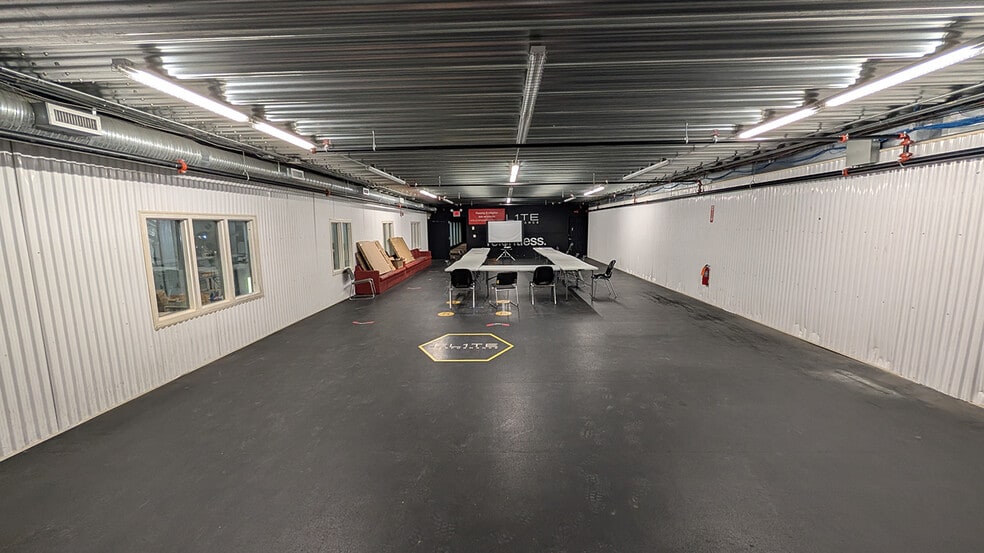 More Photos Of 91 Lowson Cres, Winnipeg Distribution For Lease