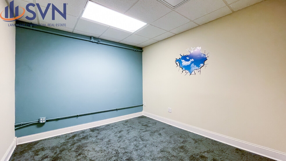 More Photos Of 2000 W Main St, St Charles General Retail For Lease