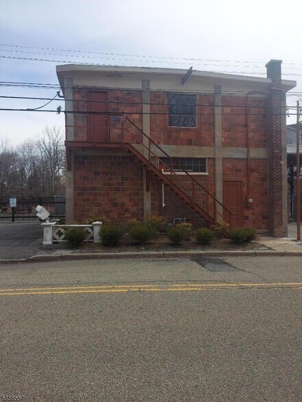 More Photos Of 16 Flanders Rd, Netcong Specialty For Sale