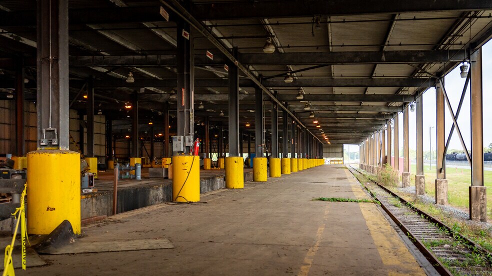 More Photos Of 4537 Highway 480, Campti Manufacturing For Sale