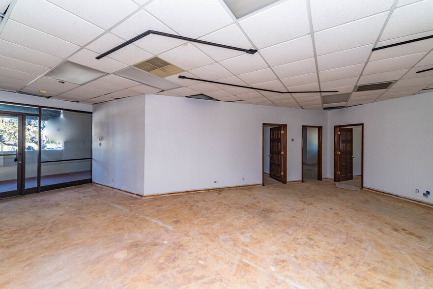 More Photos Of 11800-11874 Wurzbach Rd, San Antonio Unknown For Lease