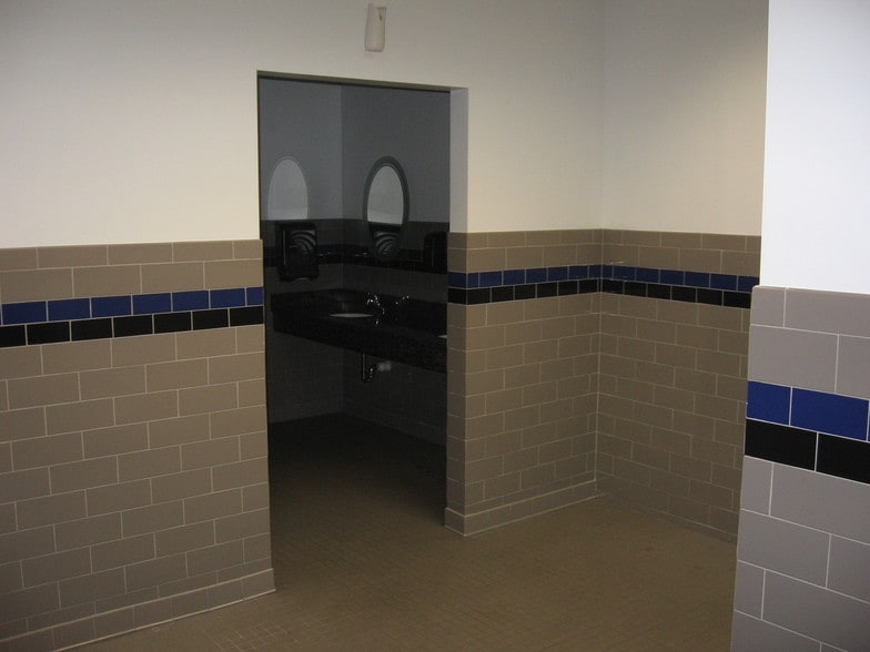 More Photos Of 76 Progress Dr, Stamford Research And Development For Lease