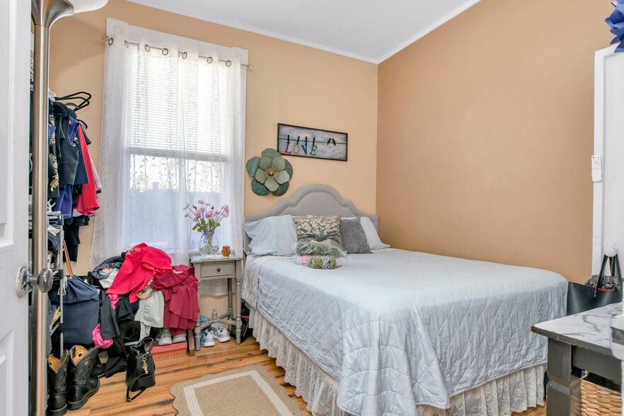 More Photos Of 310 Sandy Ln, Oakley Manufacturing For Sale