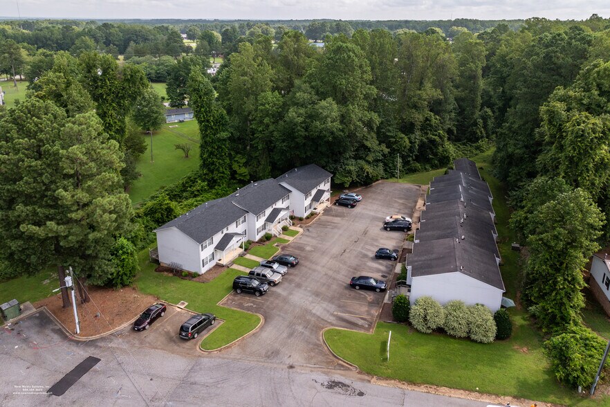 More Photos Of 210 Smith St, South Hill Apartments For Sale