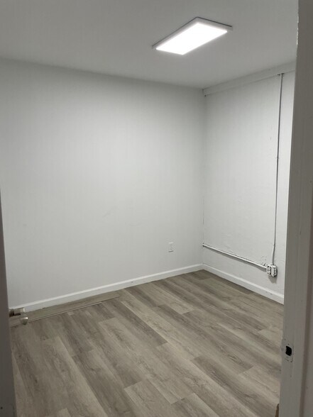 More Photos Of 101 S Congress Ave, Delray Beach Showroom For Lease