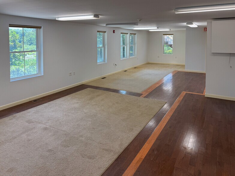 More Photos Of 139 Rt 6A, Orleans Office For Lease