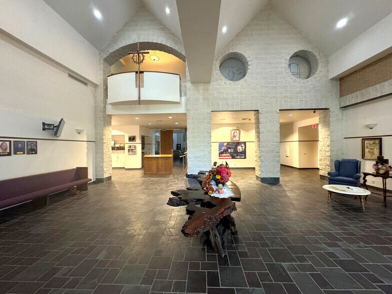More Photos Of 512 N Cockrell Hill Rd, DeSoto Religious Facility For Sale