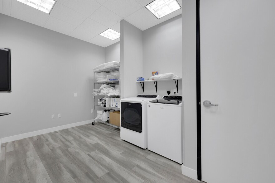 More Photos Of 375 N Stephanie St, Henderson Medical For Sale