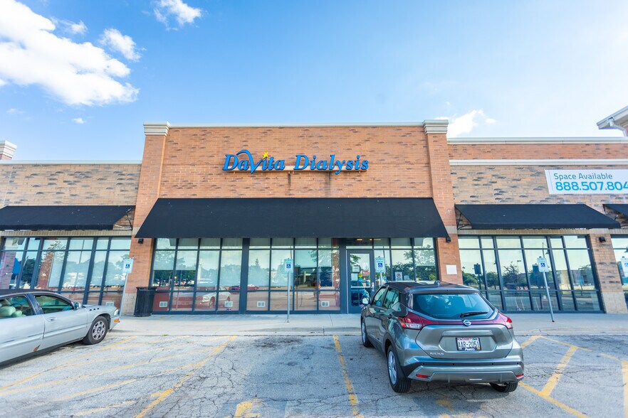 More Photos Of 5700 W Capitol Dr, Milwaukee Unknown For Lease