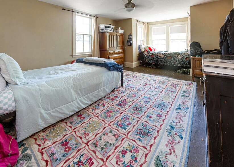 More Photos Of 1276 Surry Rd, Surry Freestanding For Sale