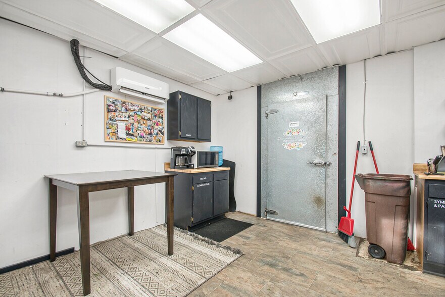 More Photos Of 111 Commercial St, Dowagiac Storefront Retail Residential For Sale