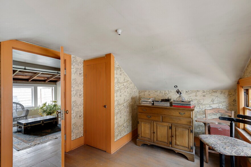 More Photos Of 1742 NE 43rd Ave, Portland Office Residential For Sale