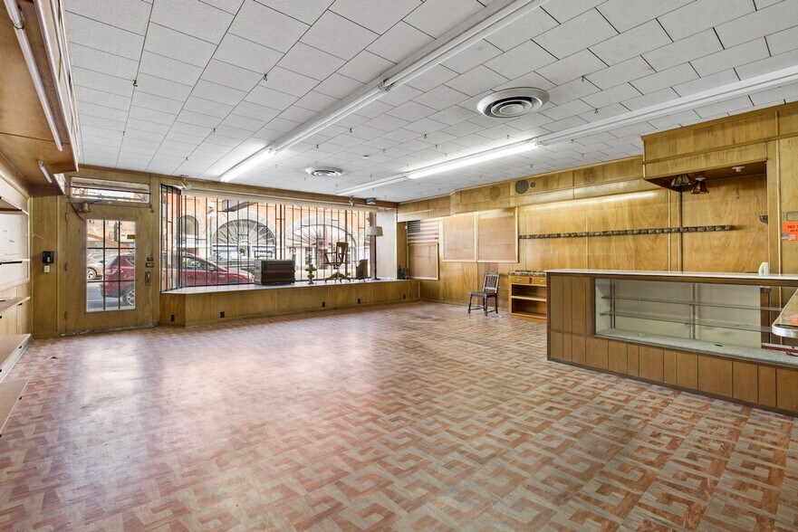 More Photos Of 313 N Main St, Ellensburg General Retail For Sale