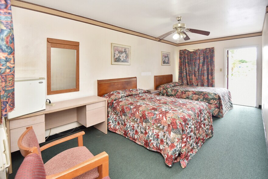 More Photos Of 1028 Ridgewood Ave, Daytona Beach Hospitality For Sale