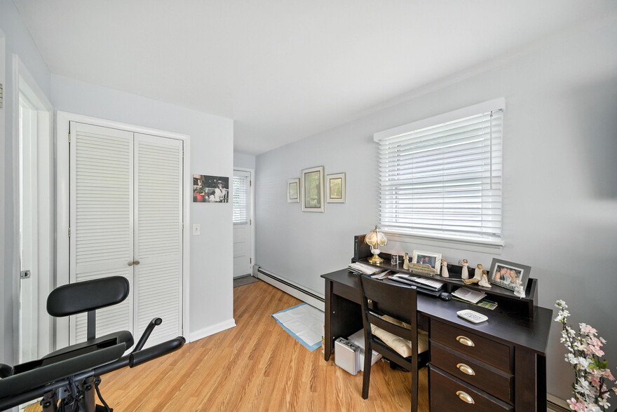 More Photos Of 260 Espanong Rd, Lake Hopatcong Restaurant For Sale