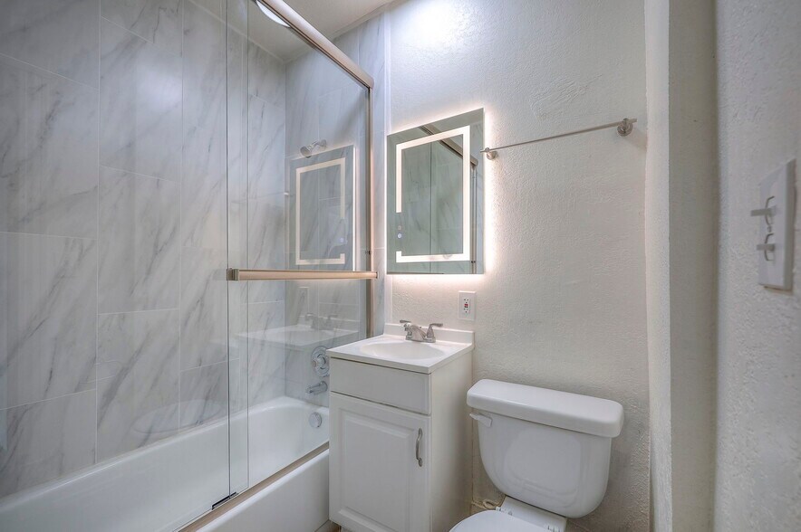 More Photos Of 4017-4023 Harrison St, Kansas City Apartments For Sale