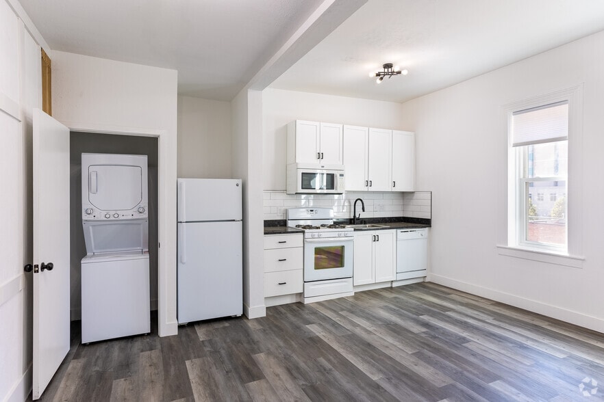 More Photos Of 2031-2033 Curtis St, Denver Apartments For Lease