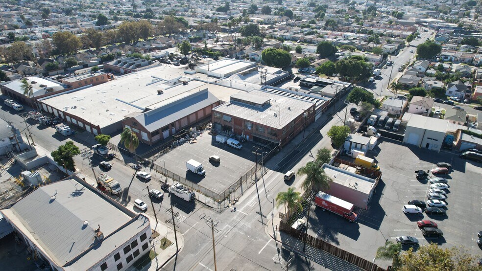 More Photos Of 2000-2010 W 62nd St, Los Angeles Warehouse For Sale