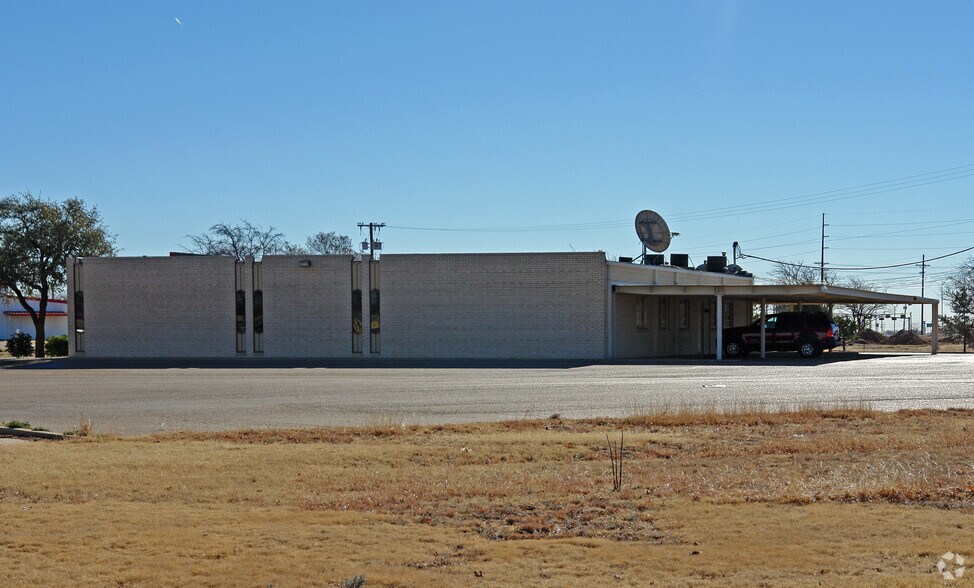 More Photos Of 6502 Caprock Dr, Lubbock Office For Sale