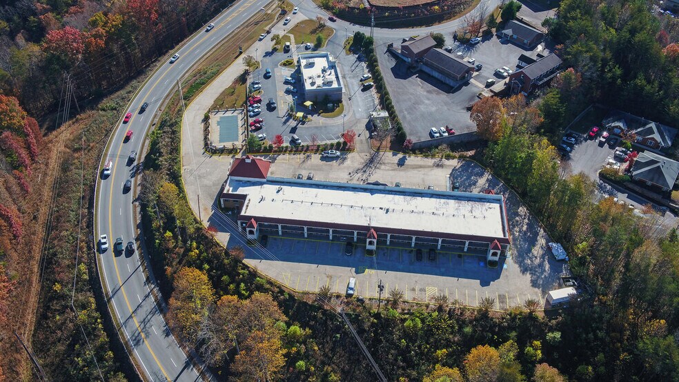 More Photos Of 20 Mountain Dr, Dahlonega Hotel For Sale