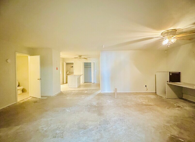 More Photos Of 3601 N Van Buren Byp, Enid Freestanding For Lease