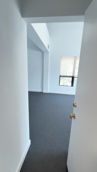 More Photos Of 8573 Sudley Rd, Manassas Medical For Sale