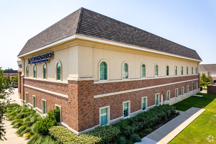 More Photos Of 5550 Warren Pky, Frisco Medical For Lease