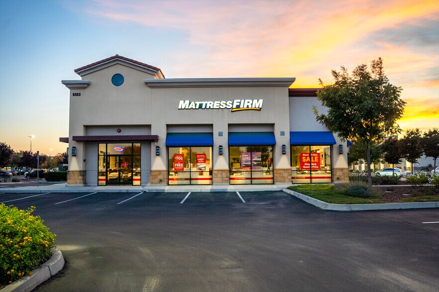 More Photos Of 6563 N Riverside Dr, Fresno General Retail For Sale